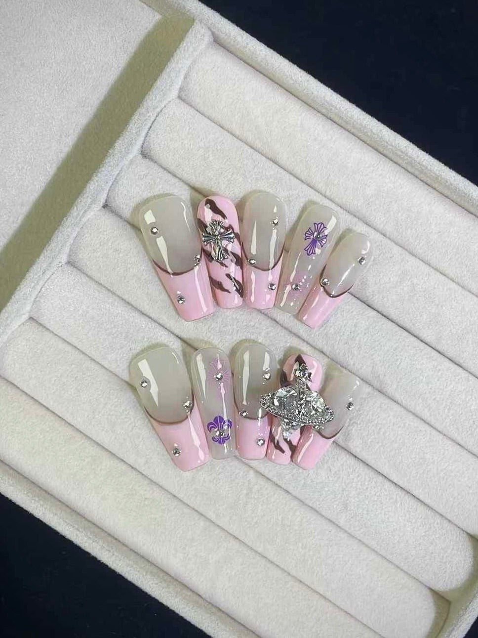 Knallpinke French Tips
