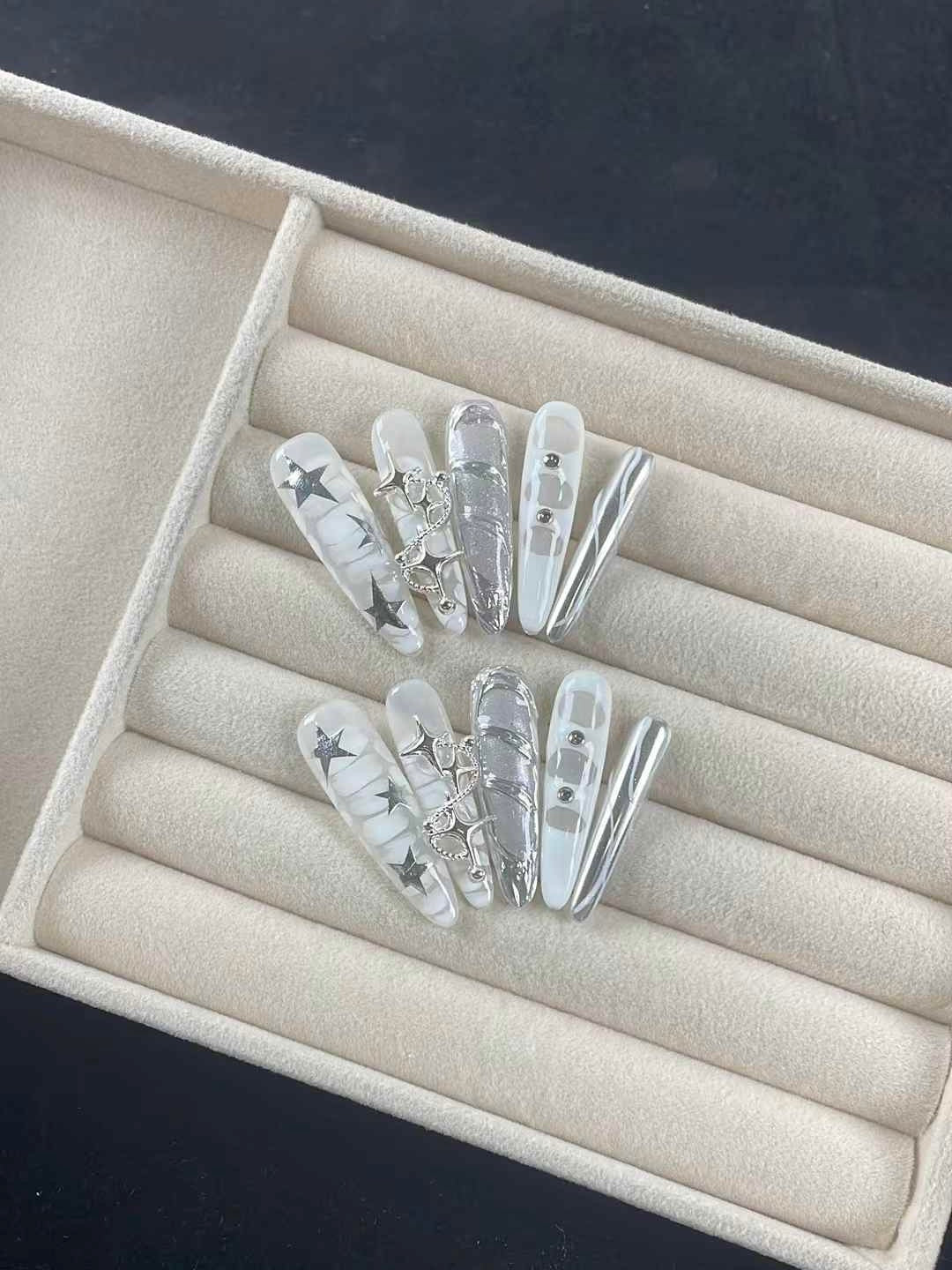 Metallisches Krokodil
