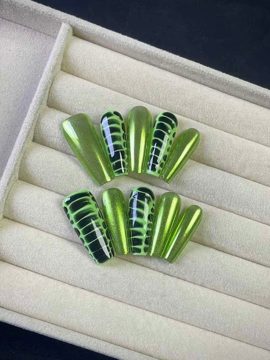 Peau de crocodile brillante vert lézard