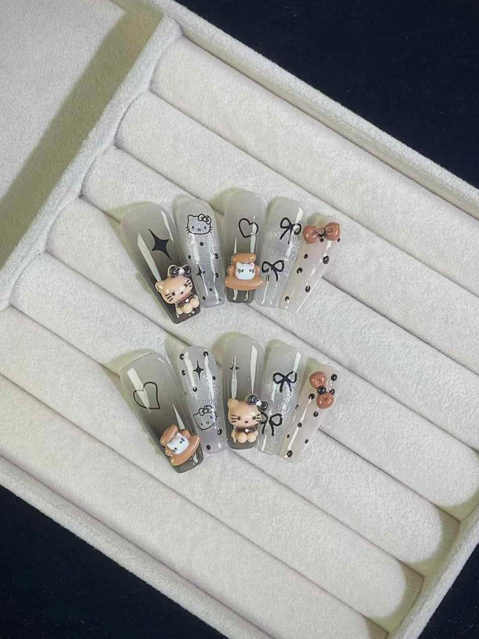 Dessert Kitty Glitter Bow-tie